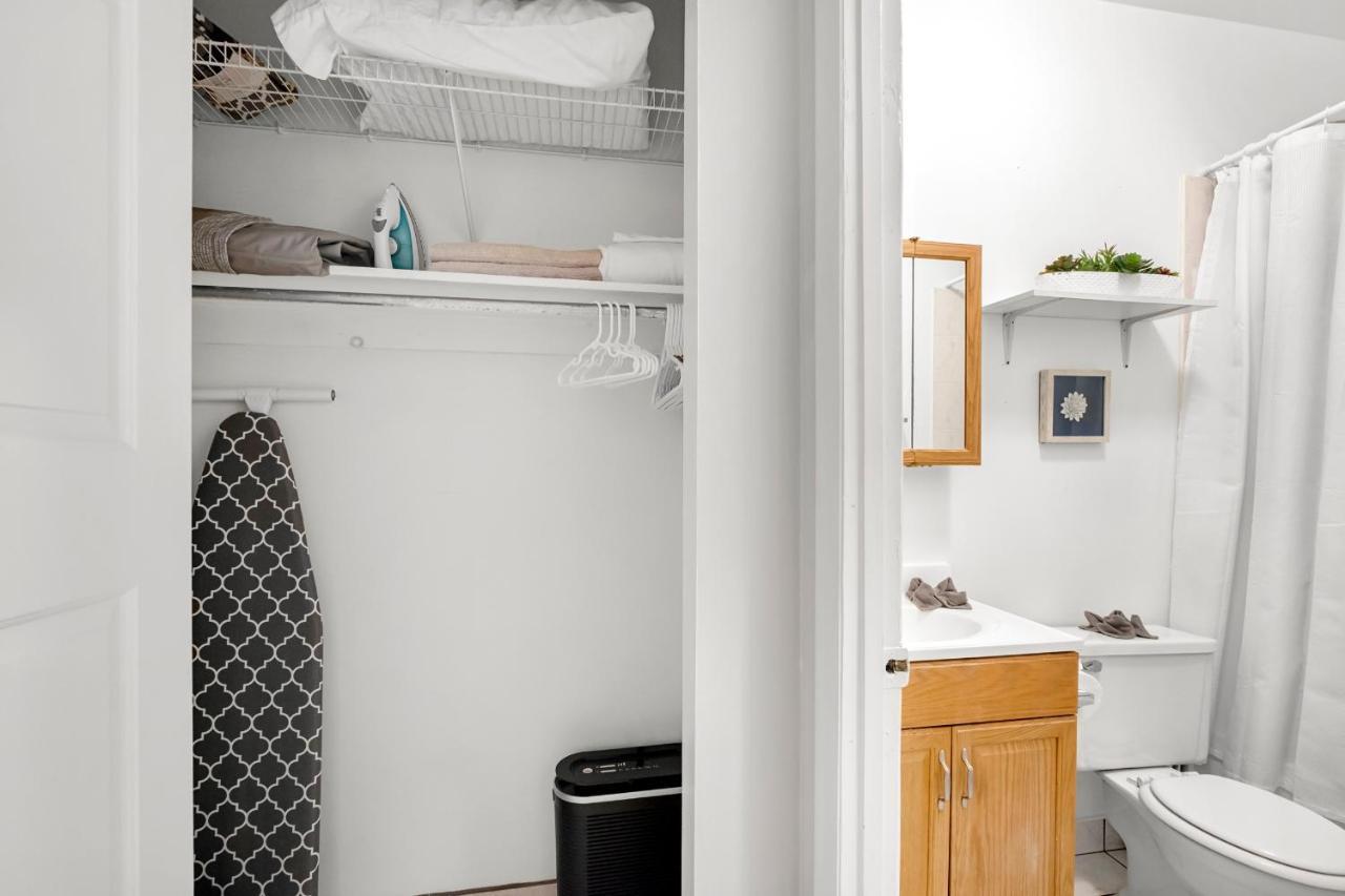 Private W Cozy Yard Apartment Philadelphia